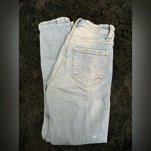 Light Washed Distressed Jeans